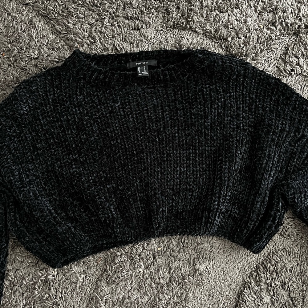 Forever 21 Black Knit Velvet Cropped Long Sleeve Top Size Medium - Picture 2 of 4